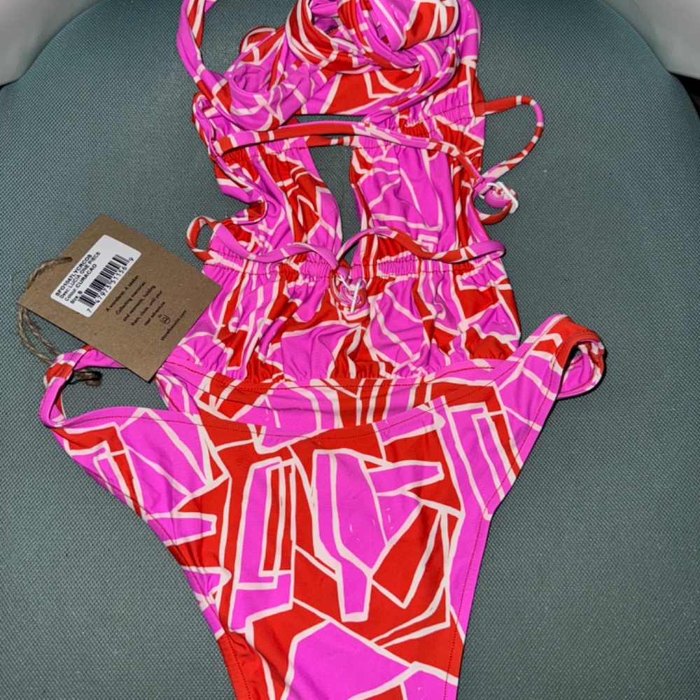Stone fox swim one piece - Picture 2 of 3